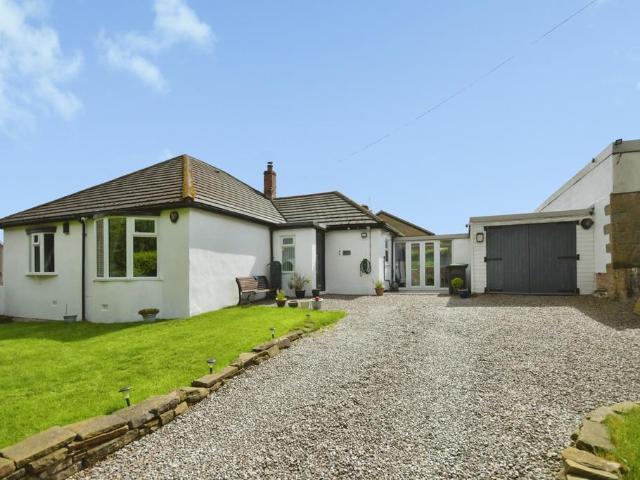 House for sale in Wash, Charlesworth