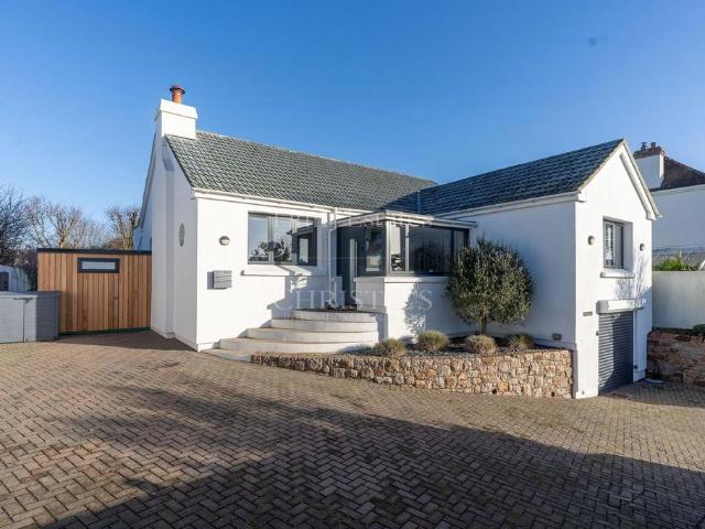 House for sale in Chalfont St. Peter, Denham