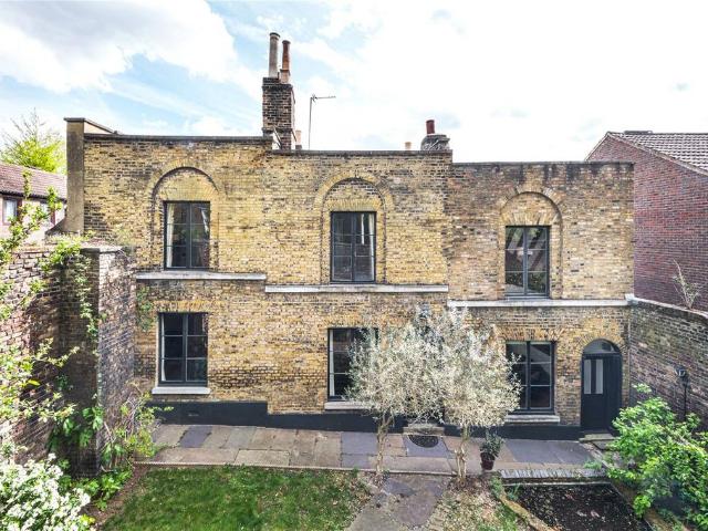 House for sale in Ratcliffe, Shadwell