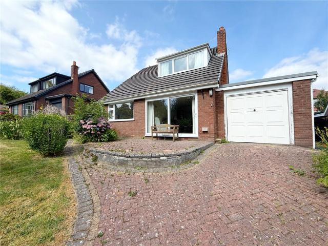 House for sale in Whitfield, Charlesworth