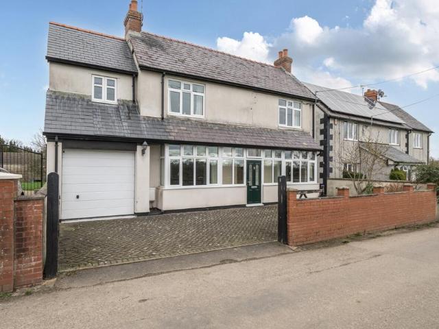 House for sale in Wern, Weston Rhyn