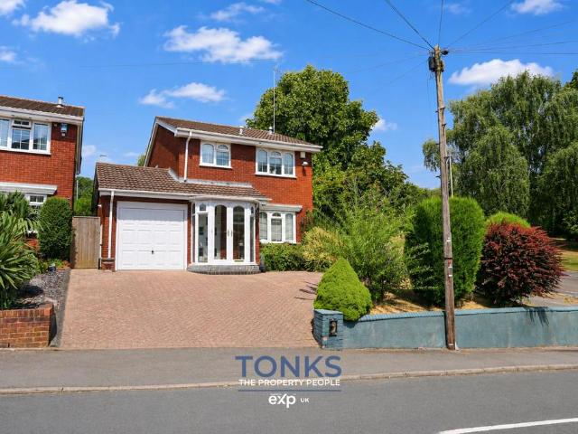 House for sale in Halesowen, West Midlands
