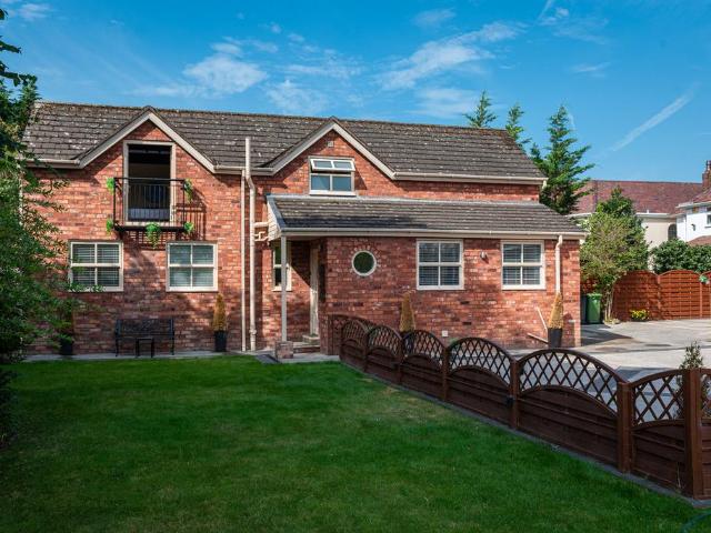 House for sale in Meols Cop, Southport