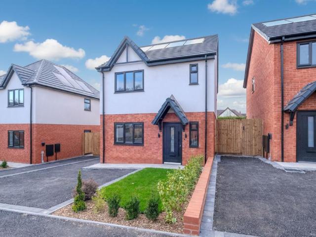 House for sale in Bromsgrove, Worcestershire