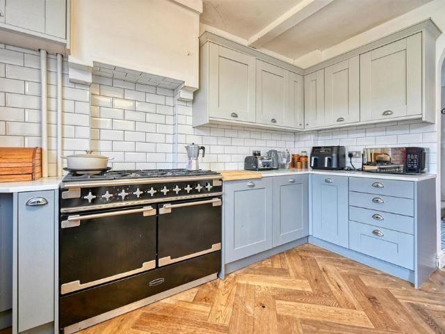 House for sale in Wealdstone, Greater London