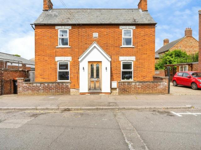 House for sale in Bedford