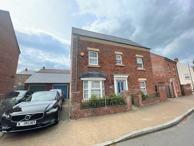 House for sale in East Wichel, Rodbourne