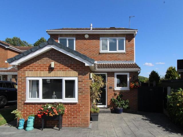 House for sale in Outwood, Outwood