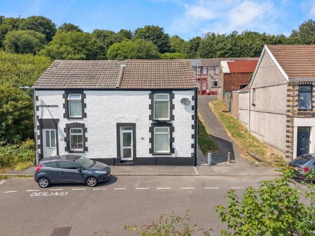 House for sale in Plasmarl, Nangreaves