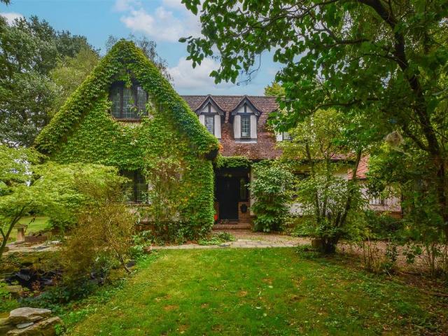 House for sale in Hutton, Navestock Side