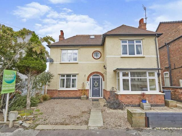 House for sale in Winshill, Beamhurst
