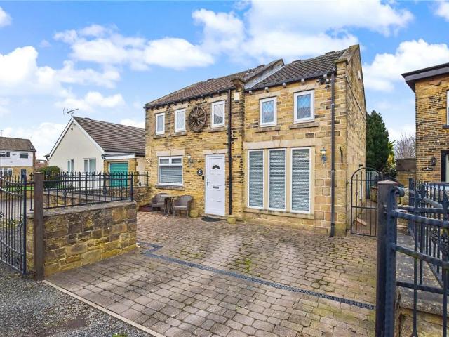 House for sale in Pudsey, West Yorkshire