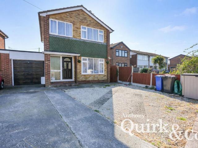 House for sale in Leigh Beck, Essex