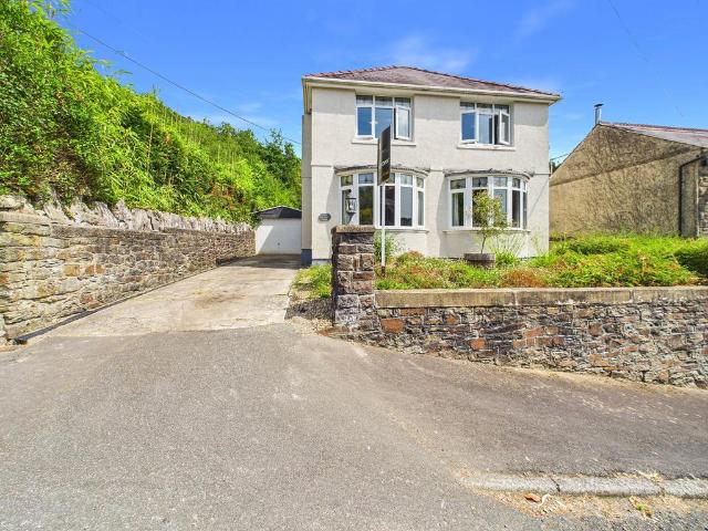 House for sale in Pontardawe, Pontardawe, Clydach