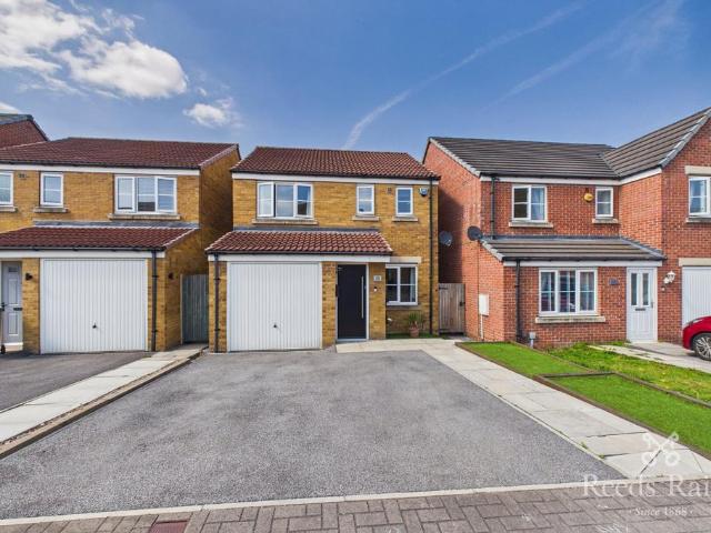 House for sale in Whitwood, West Yorkshire
