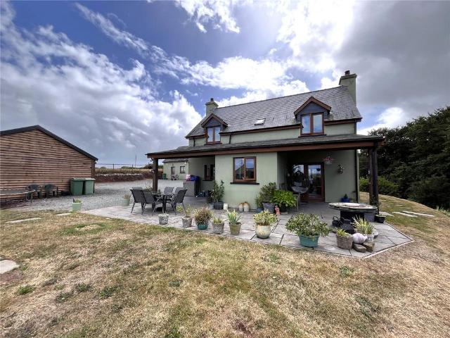 House for sale in Hundleton, Wales