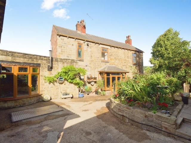 House for sale in Worsbrough, South Yorkshire