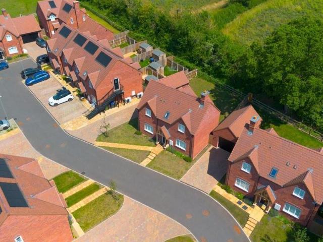 House for sale in Green Close, Warwickshire
