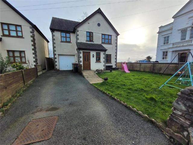 House for sale in Llanllyfni, Pen-y-groes