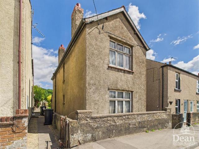 House for sale in Denecroft, Bromsberrow Heath