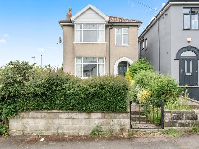 House for sale in Kingswood