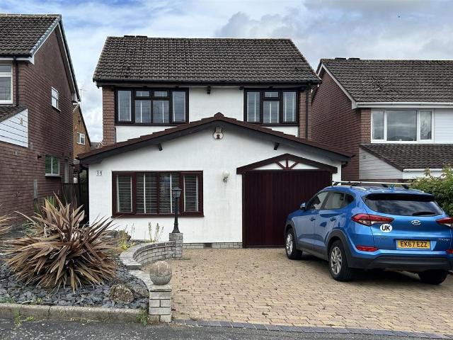 House for sale in Halesowen, West Midlands