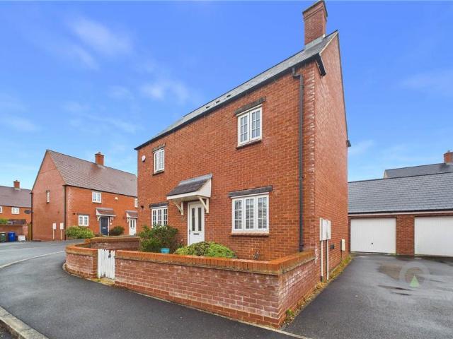 House for sale in Roade, West Northamptonshire