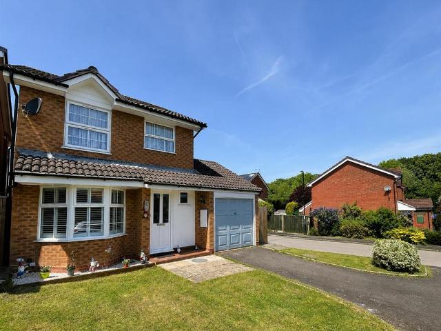 House for sale in Perryfields, West Sussex