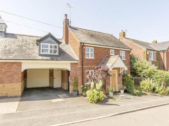 House for sale in Stanford On Avon, Leicestershire