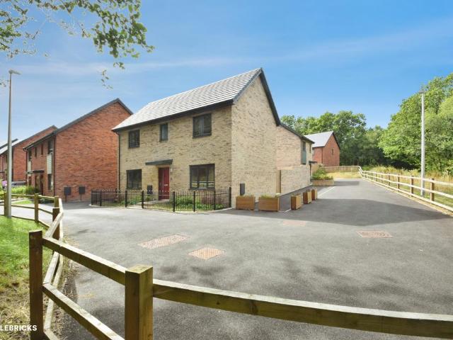 House for sale in Gowerton, Wales