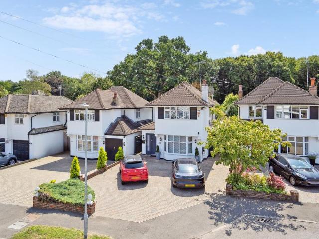 House for sale in Watford Rural, Batchworth