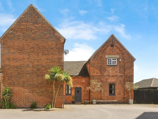 House for sale in Syston, Elmfield