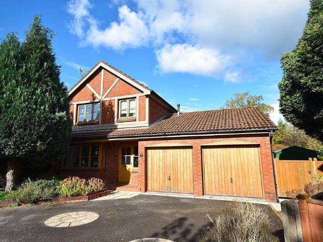 House for sale in Manor Park, Macclesfield