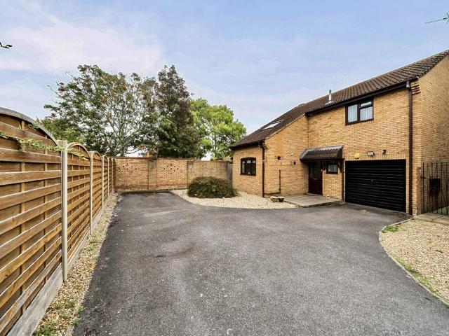 House for sale in Priorswood, Taunton