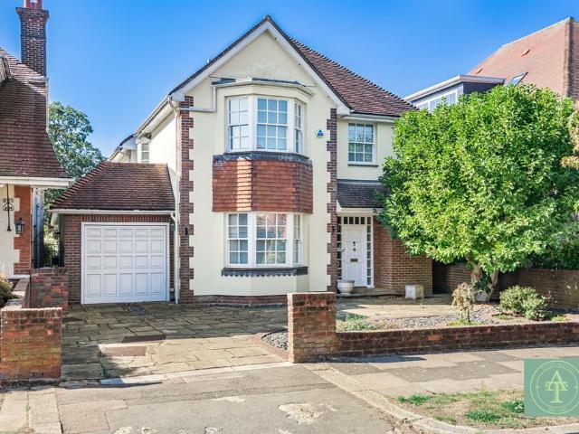 House for sale in Winchmore Hill, Greater London