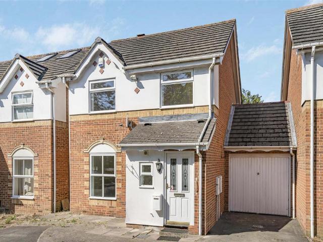 House for sale in Greater London