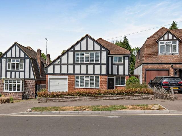 House for sale in The Butts, Kent