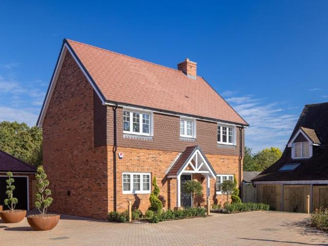 House for sale in Wrecclesham, Fole