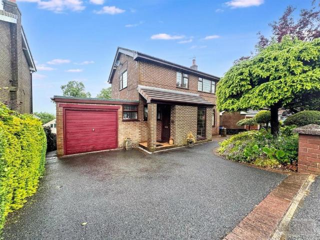 House for sale in Kingsley Moor, Staffordshire