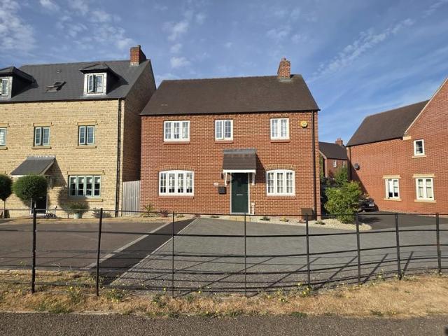 House for sale in Foxhills, Brackley