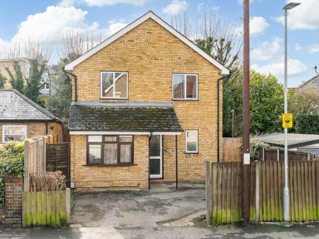House for sale in Kings Hill, Colliers End