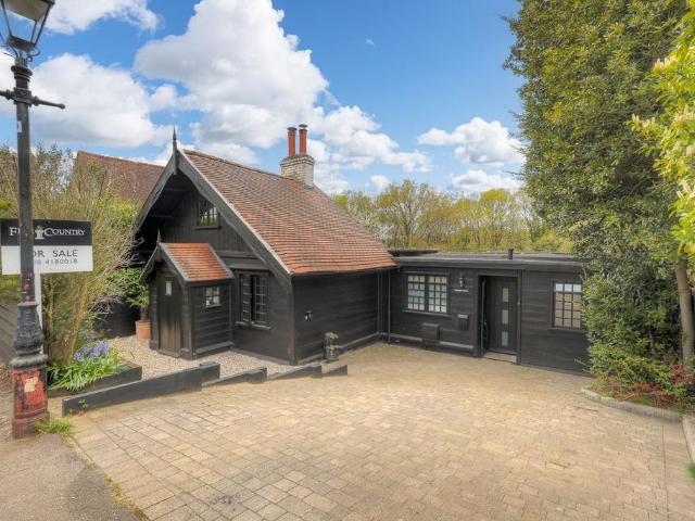 House for sale in Debden Green, Epping