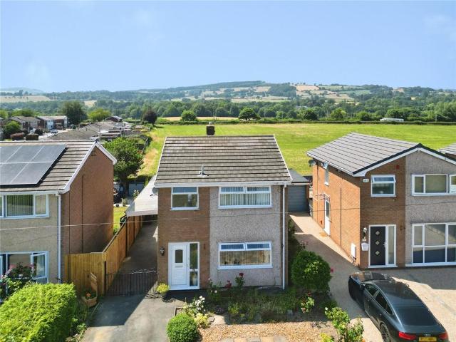 House for sale in Rhosywaun, Chirk