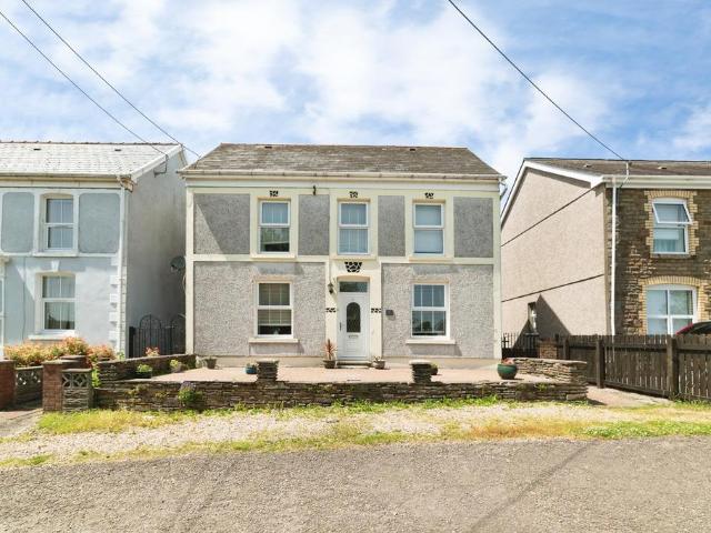 House for sale in Cwmllynfell