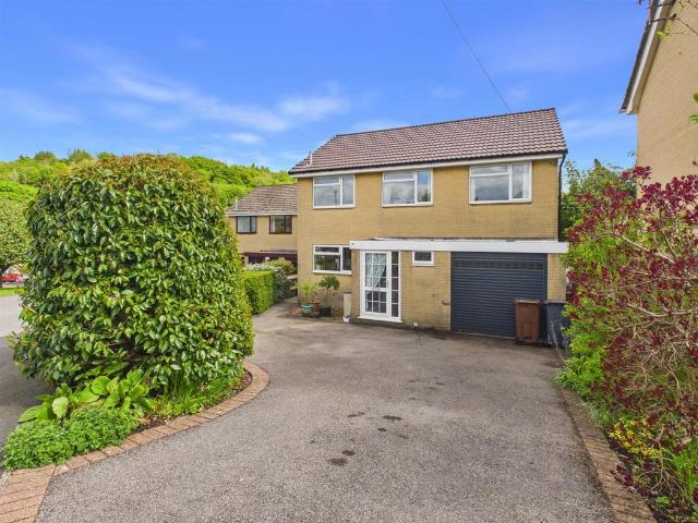 House for sale in Burbage, Charlesworth