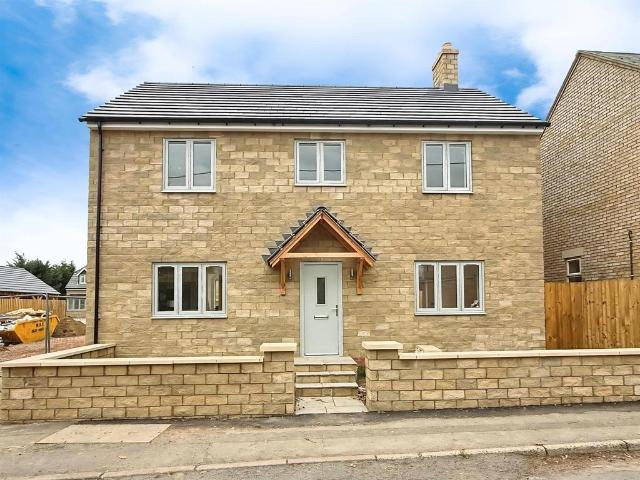 House for sale in Long Buckby, Northamptonshire