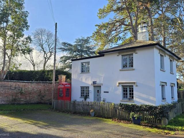 House for sale in Sutton, Barton In Fabis