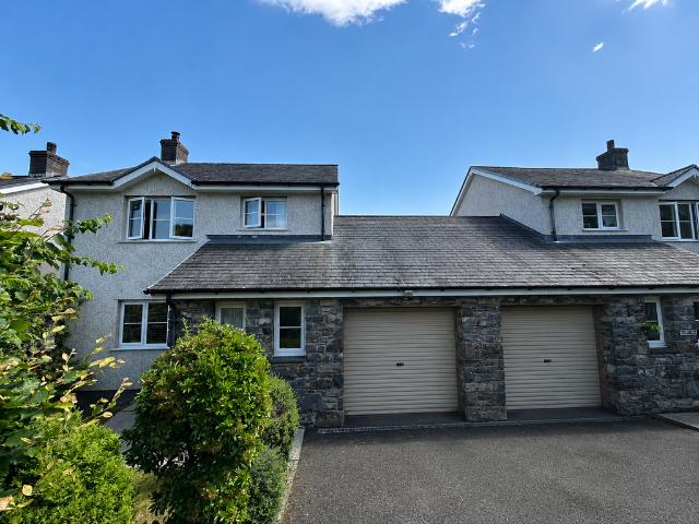 House for sale in Bala