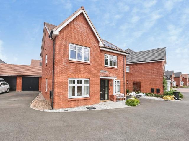House for sale in Drakes Broughton and Wadborough, Crookhill