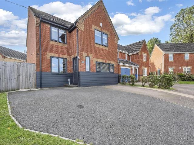House for sale in Moreton Hall, Chedburgh